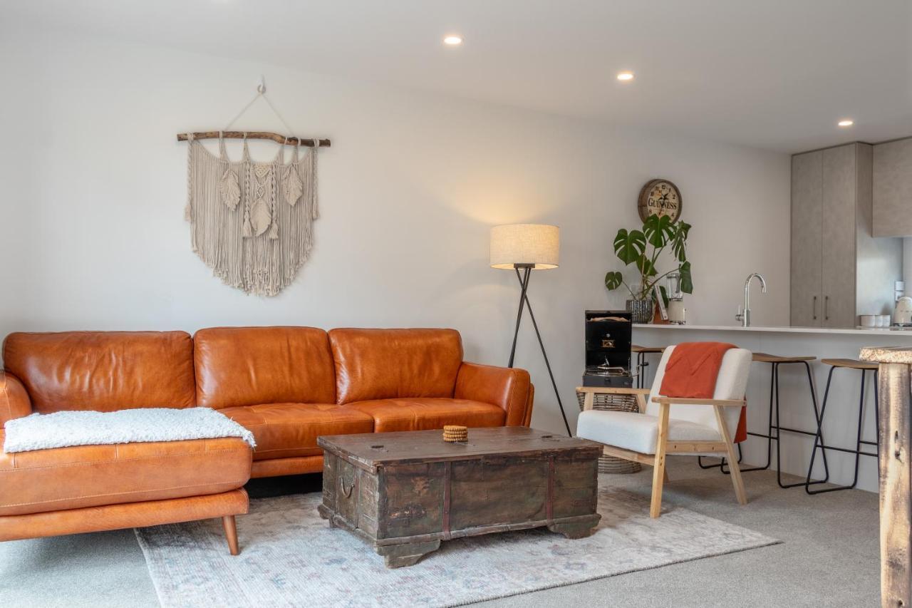 Cozy Retreat With Hot Tub Appartement Christchurch Buitenkant foto